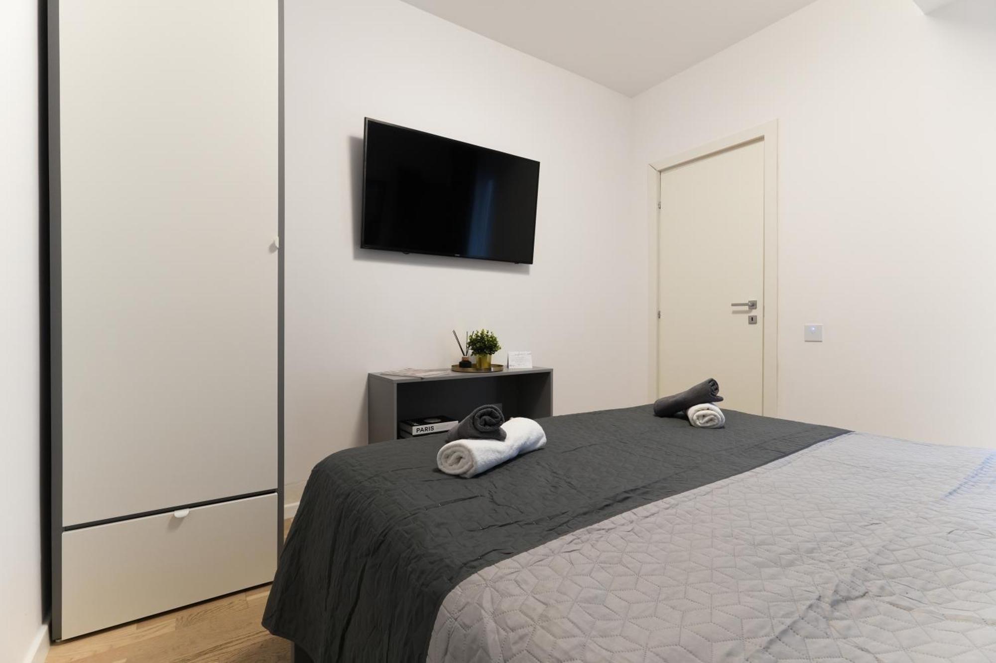 Ana - Cozy & Quiet Apt With Balcony & Garden View Bukarest Kültér fotó