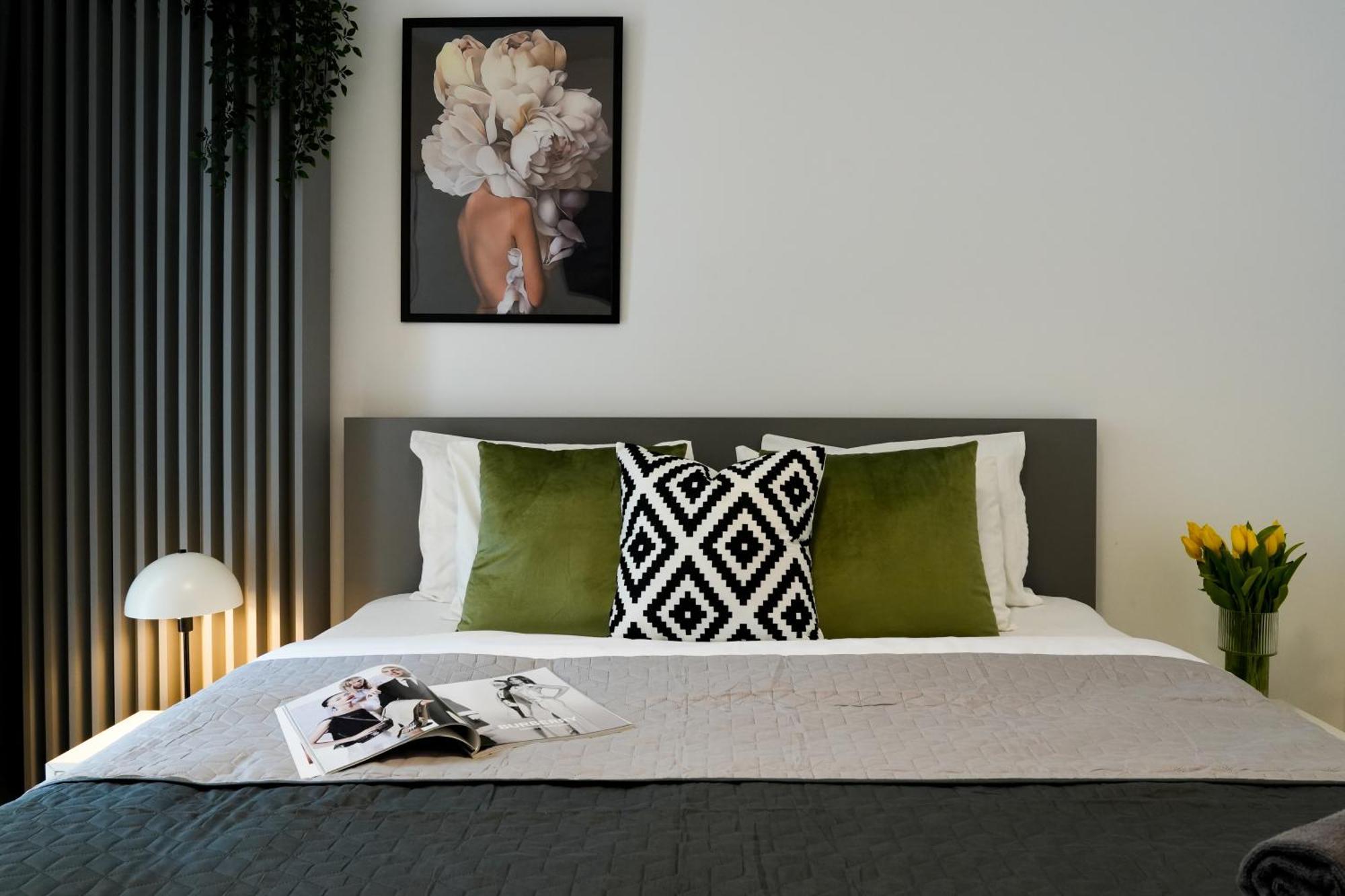 Ana - Cozy & Quiet Apt With Balcony & Garden View Bukarest Kültér fotó